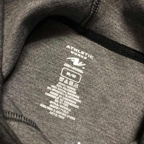 Grey cross-cross hoodie - Picture 3 of 3